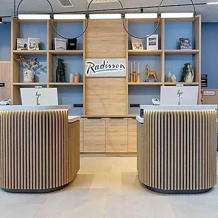Radisson 酒店